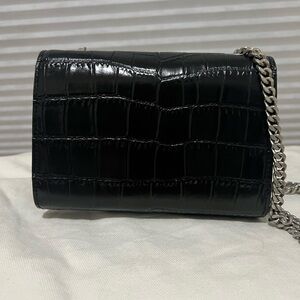 Black shoulder bag with chian